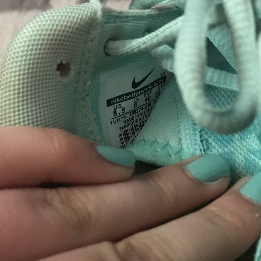 sold🧡Nike Tanjun Running shoes - Picture 4 of 6